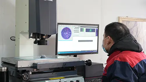 Với tầm nhìn sắc bén và hướng dẫn chính xác, chúng tôi thiết lập vững chắc tuyến phòng thủ chất lượng cho khuôn mẫu.